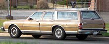 220px-Chevrolet_Caprice_wagon_--_04-10-2011_rear